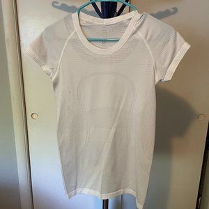 LULULEMON SIZE 6 SWIFTLY TECH SHORT SLEEVE